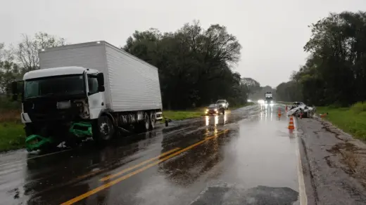 Sargento de 44 anos morre em colisão frontal entre carro e caminhão no Noroeste do RS - Studio TV