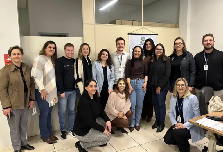 Servidora de Veranópolis ministra treinamento sobre Reforma Tributária em Carlos Barbosa - Studio TV