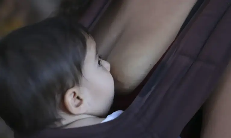 Amamentação reduz risco de doenças cardiovasculares nas mulheres, aponta SBC - Studio TV
