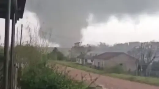 Tornado volta a atingir o Rio Grande do Sul e causa danos em Pedro Osório - Studio TV