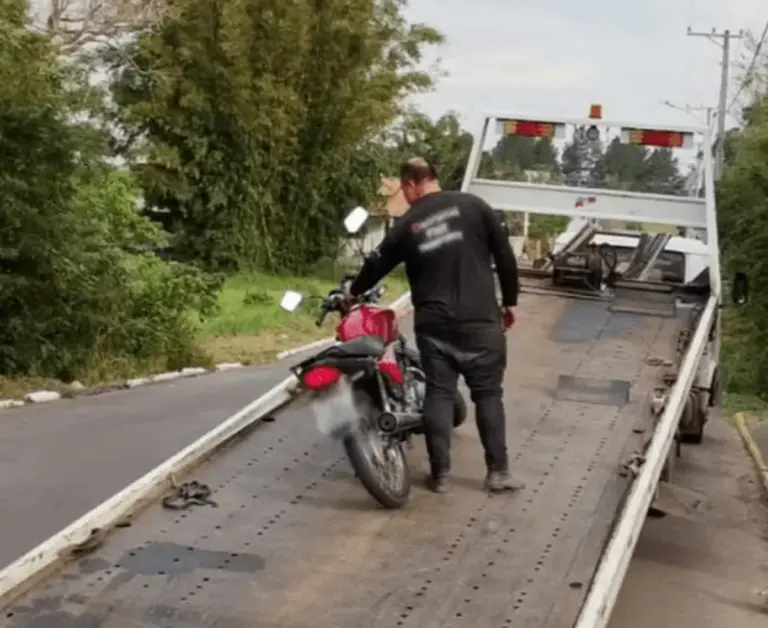 Moto com mais de R$ 110 mil em multas é apreendida no RS - Studio TV