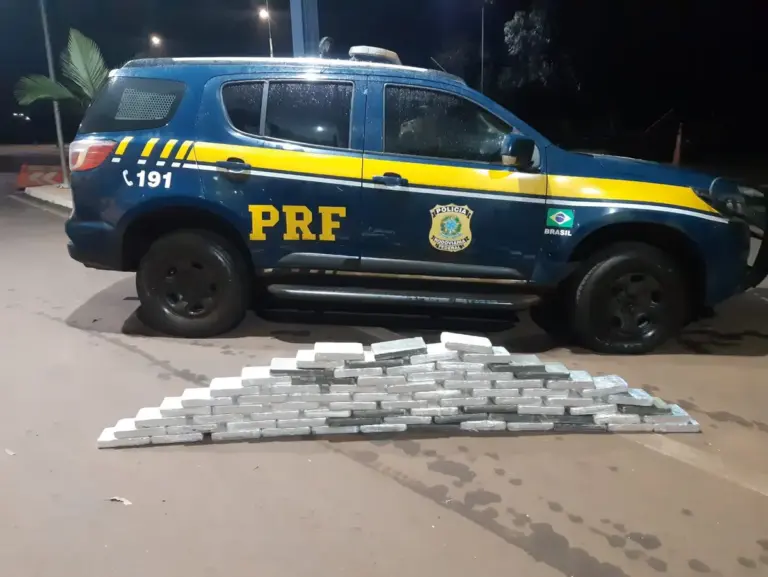 PRF prende mulher com 81 kg de cocaína escondidos em caminhonete no RS - Studio TV