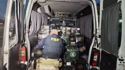 PRF apreende mais de 1,5 mil garrafas de bebidas alcoólicas sem desembaraço aduaneiro no RS - Studio TV
