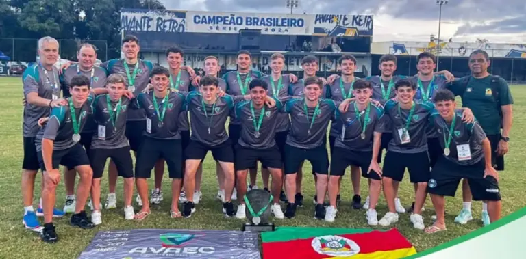 AVAEC conquista medalha inédita para o RS no futebol Sub-18 dos JEBs - Studio TV