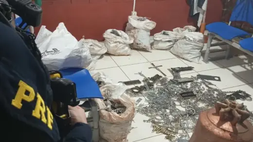 Três homens são presos com objetos furtados de cemitérios no RS - Studio TV