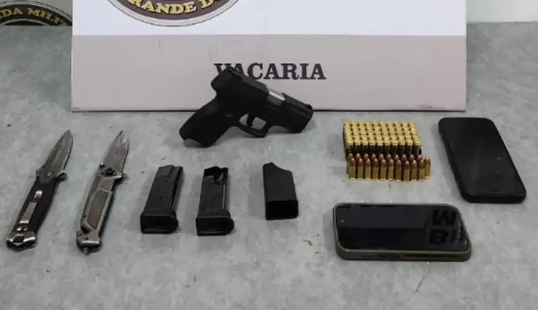 Três homens são presos por porte ilegal de arma de fogo em Vacaria - Studio TV
