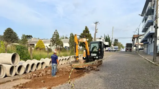 Veranópolis inicia obra de drenagem na Rua Epitácio Pessoa com investimento de R$ 128 mil - Studio TV