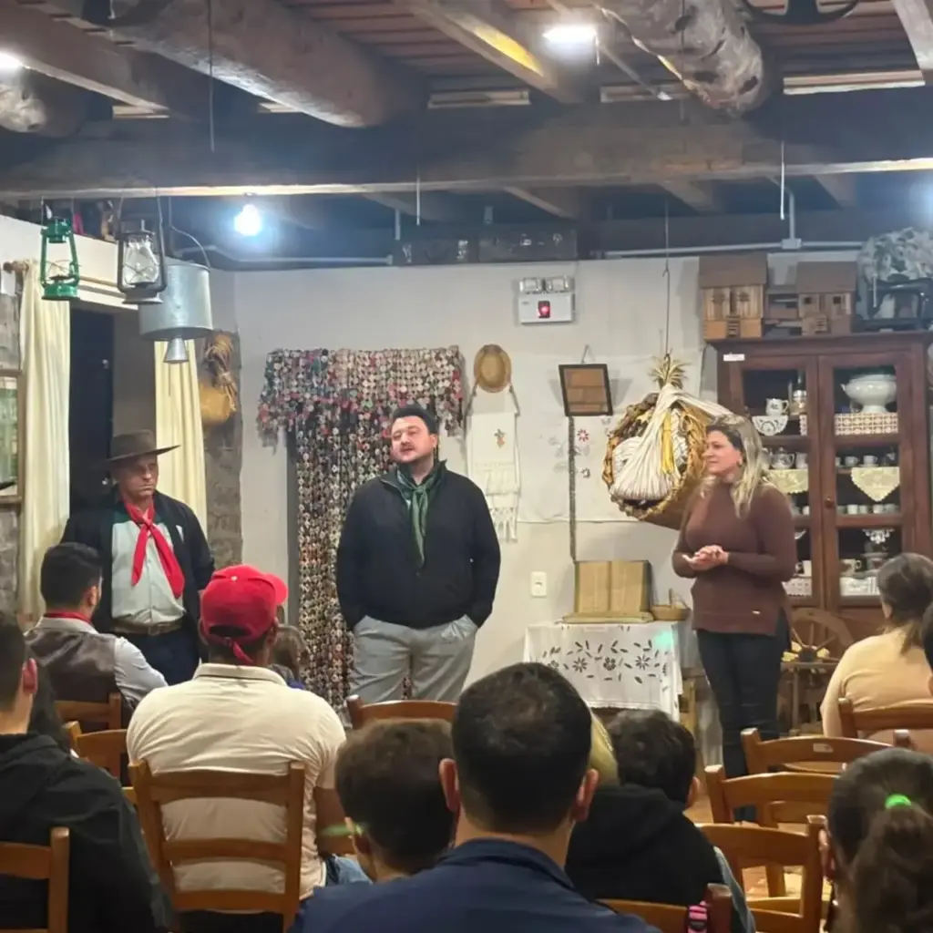 Vila Flores inicia escolinha do CTG Querência das Flores para valorizar a cultura gaúcha - Studio TV
