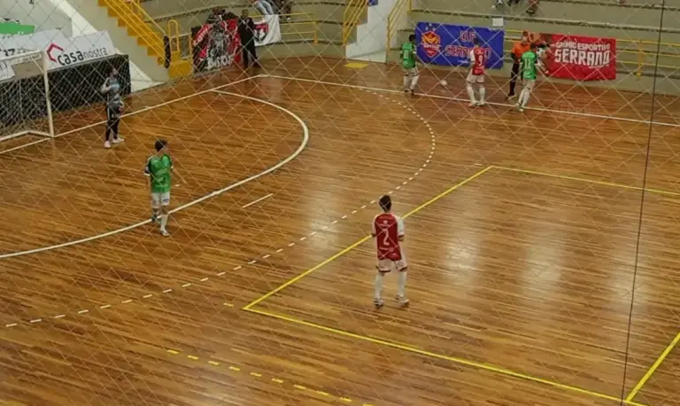 12ª rodada do Campeonato Municipal de Futsal movimenta o Ginásio Leonir Farina em Veranópolis; confira os placares - Studio TV