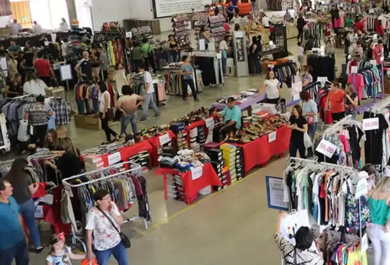 13ª Queima de Estoque acontece neste domingo em Veranópolis com promoções e emissão da Carteira de Identidade - Studio TV