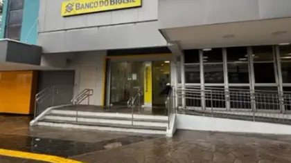 Agência do Banco do Brasil é invadida em Canoas - Studio TV
