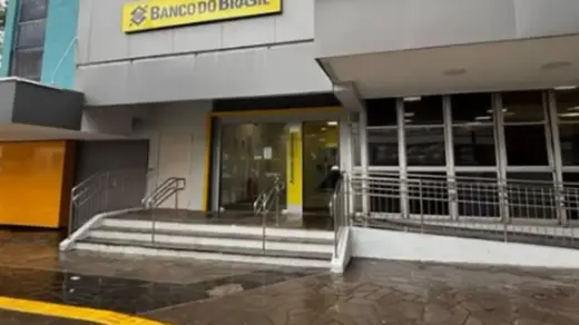 Agência do Banco do Brasil é invadida em Canoas - Studio TV