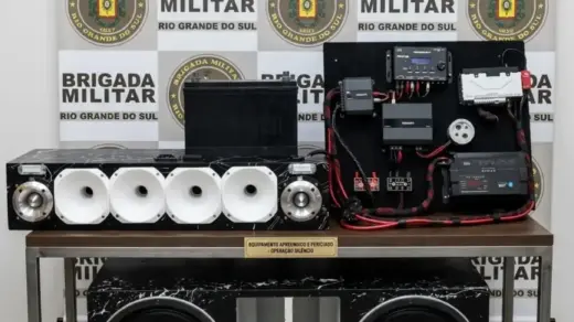 Brigada Militar apreende equipamentos de som automotivo e prende três pessoas em Farroupilha - Studio TV