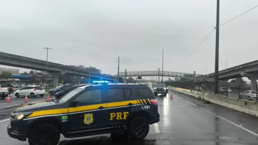 Caminhão despenca da nova ponte do Guaíba e deixa dois mortos na BR-290 - Studio TV