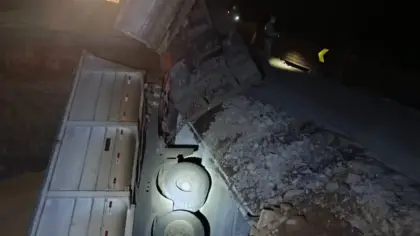 Carreta se envolve em acidente e bloqueia totalmente a ERS-124 em Harmonia - Studio TV