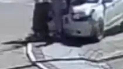 Carro sobe em calçada e deixa seis feridos no Centro de Pelotas - Studio TV