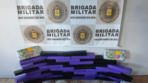 Casal é preso com quase 49 quilos de maconha na ERS-324, em Passo Fundo - Studio TV