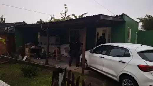 Casal é preso suspeito de sequestrar e torturar mulher por dívida de R$ 2 mil no RS - Studio TV