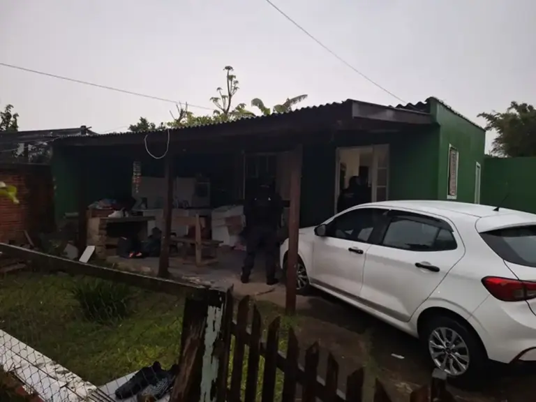 Casal é preso suspeito de sequestrar e torturar mulher por dívida de R$ 2 mil no RS - Studio TV