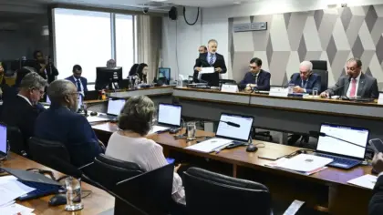 CCJ do Senado aprova PEC que acaba com escala 6x1 e reduz jornada para 40 horas semanais - Studio TV