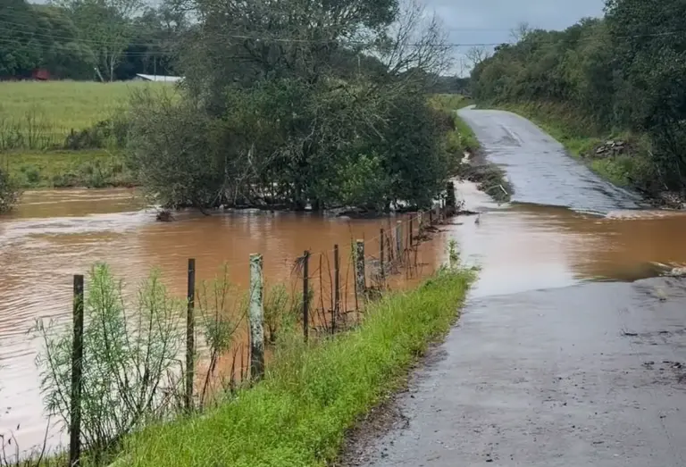 Chuvas atípicas levam Nova Prata a decretar situação de emergência e planejar obras de drenagem - Studio TV