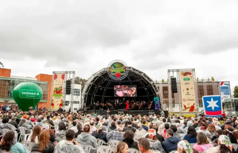 Concerto da Primavera reúne mais de 2,5 mil pessoas em homenagem ao Rio Grande do Sul - Studio TV