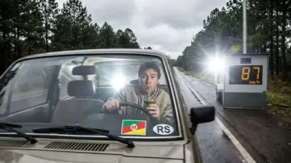 Contrato para instalação de câmeras inteligentes que vão fiscalizar condutas dentro dos veículos no RS é assinado - Studio TV