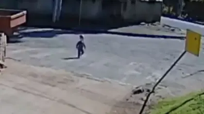 Criança de 1 ano sai sozinha de creche e chega ao trabalho da mãe em Santa Catarina - Studio TV