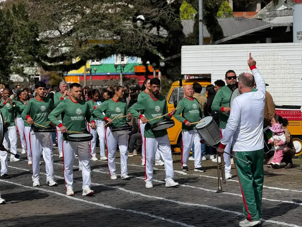Desfile Cívico de 7 de Setembro reúne cerca de 50 grupos em Nova Prata - Studio TV