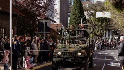 Desfile Cívico-Militar reúne 10 mil pessoas em Bento Gonçalves - Studio TV