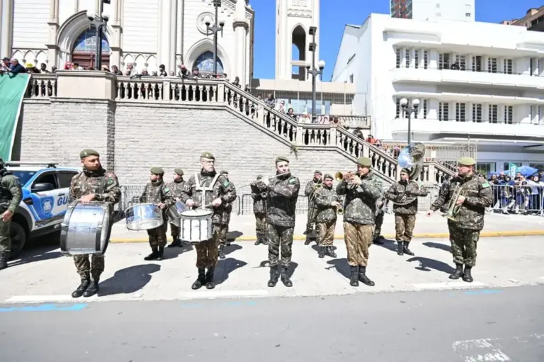 Desfile de 7 de Setembro reúne mais de 6 mil pessoas em Caxias do Sul - Studio TV