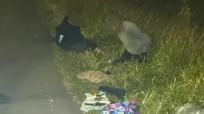 Dupla é presa após furto de dinheiro e objetos de veículo em Torres - Studio TV