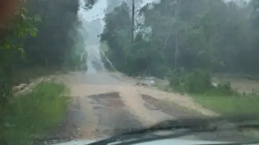 Fortes chuvas bloqueiam estradas, pontes e acessos em Vila Flores - Studio TV