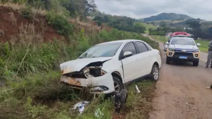 Gestante é encaminhada ao hospital após saída de pista na ERS-132 - Studio TV