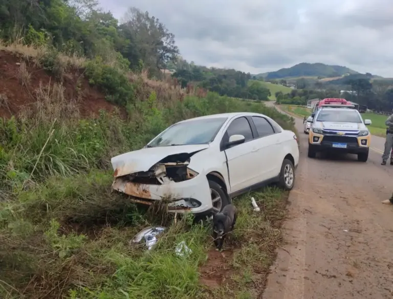 Gestante é encaminhada ao hospital após saída de pista na ERS-132 - Studio TV