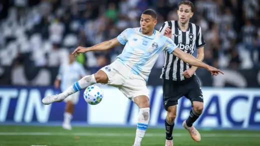 Grêmio é superado pelo Botafogo em jogo com polêmica de arbitragem - Studio TV