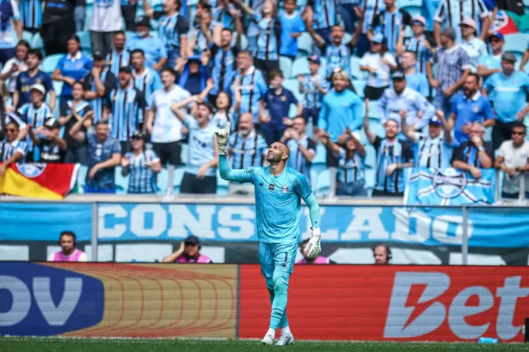 Grêmio empata sem gols com o Palmeiras na Arena e chega aos 29 pontos no Brasileirão - Studio TV