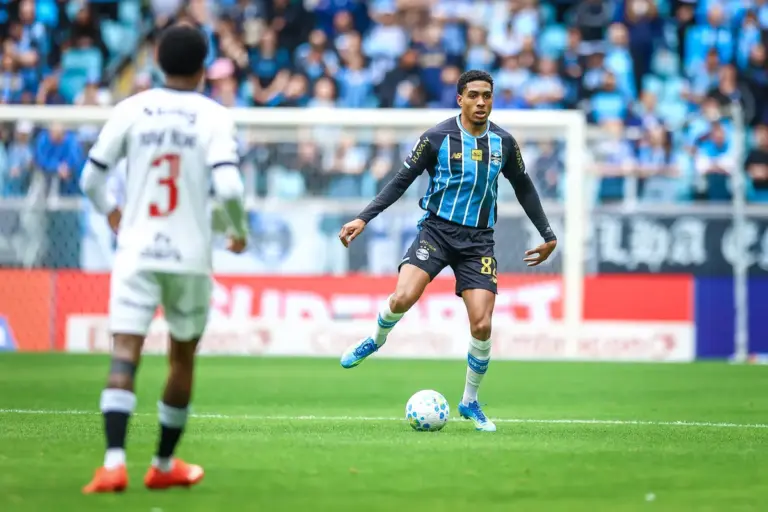 Grêmio sofre virada e é superado pelo Vasco no Brasileirão - Studio TV