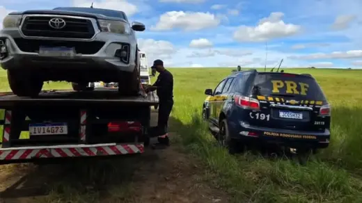 Hilux furtada em Passo Fundo é recuperada após atolar em estrada de chão às margens da BR-285 - Studio TV