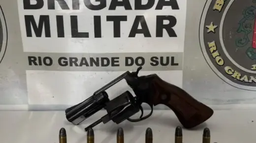 Homem é preso com revólver e munições em Caxias do Sul - Studio TV