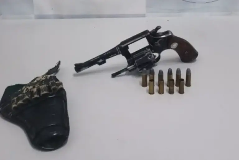 Homem é preso com revólver e munições em Caxias do Sul - Studio TV