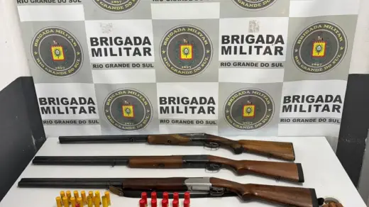 Homem é preso com três espingardas e 30 munições em Caxias do Sul - Studio TV