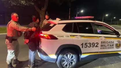 Homem é preso suspeito de tentar matar companheira a facadas em Canoas - Studio TV