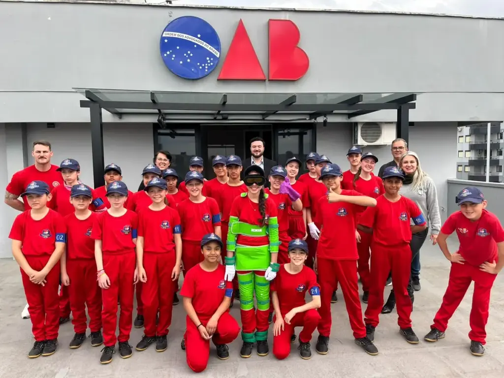 Hospital Comunitário São Peregrino Lazziozi promove ação de empatia com Bombeiros Mirins em Veranópolis - Studio TV