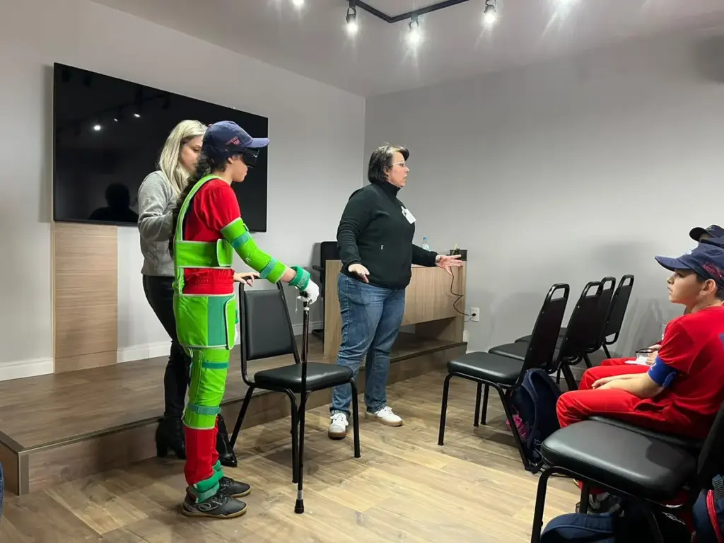 Hospital Comunitário São Peregrino Lazziozi promove ação de empatia com Bombeiros Mirins em Veranópolis - Studio TV