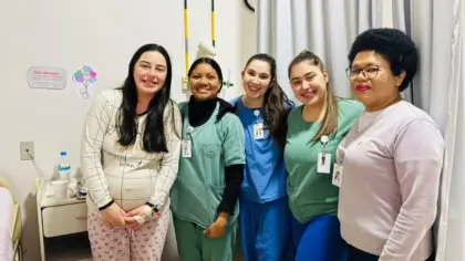 Hospital São João Batista faz surpresa para paciente que completa 22 anos durante internação - Studio TV