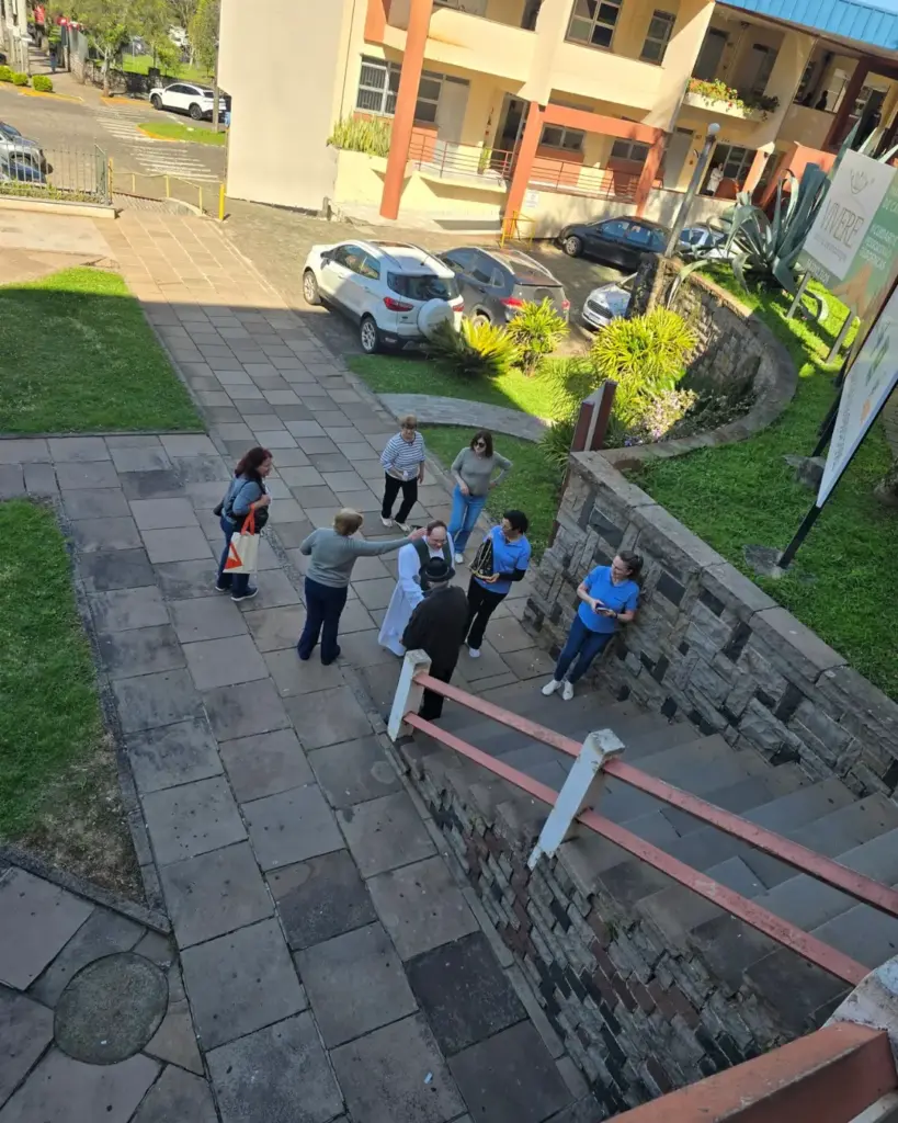 Imagem de Nossa Senhora Aparecida visita pacientes e profissionais do Hospital São João Batista em Nova Prata - Studio TV
