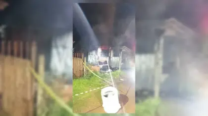 Incêndio atinge duas residências e mobiliza bombeiros em Vacaria - Studio TV