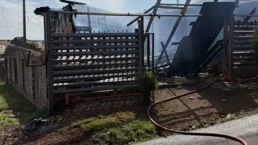 Incêndio atinge residência no bairro Municipal em Vacaria - Studio TV
