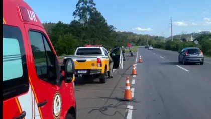 Jovem fica ferida em colisão entre motocicleta e Saveiro em São Sebastião do Caí - Studio TV